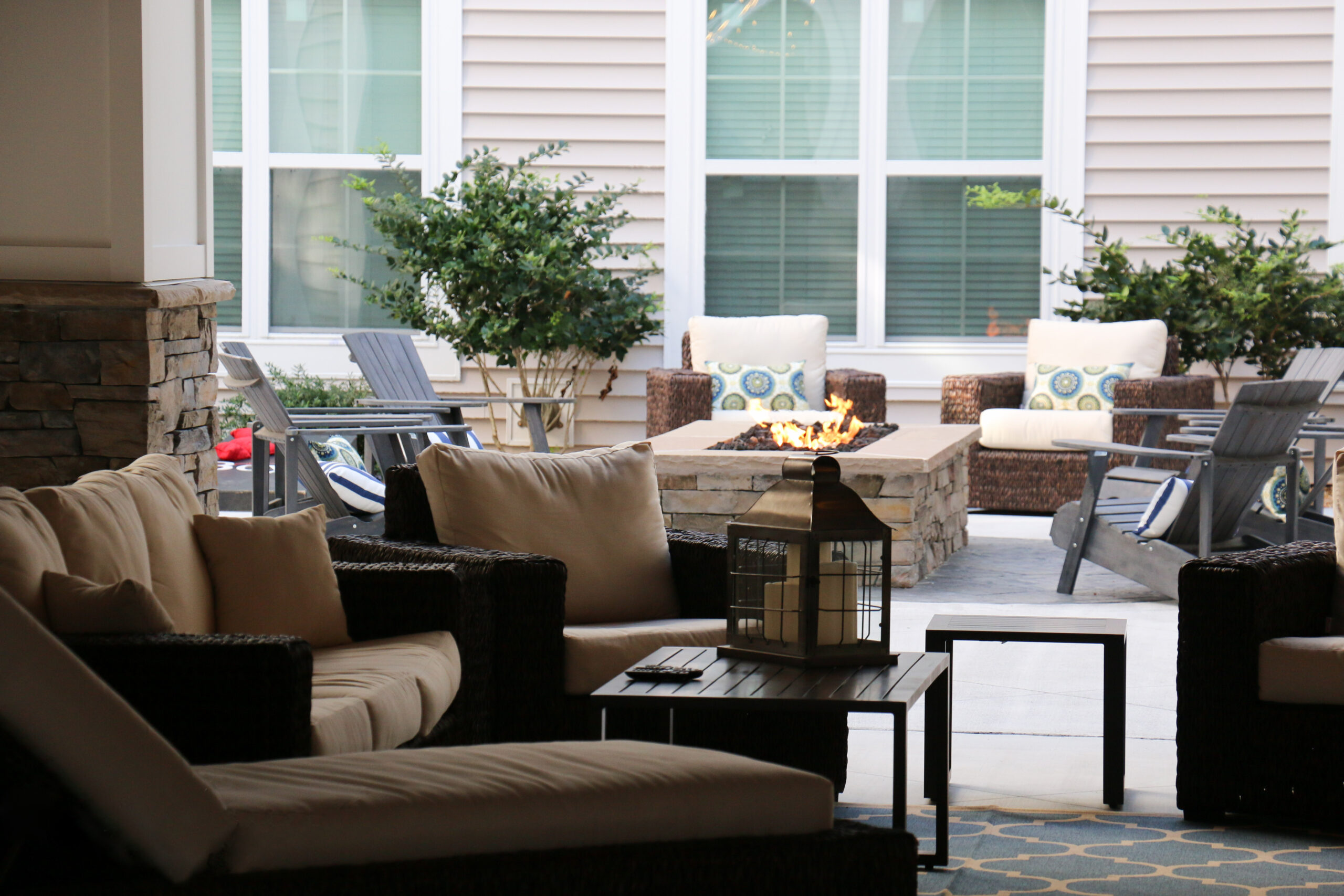 Covered Outdoor Courtyard Lounge at Nexus Luxury Apartments in Virginia Beach, VA